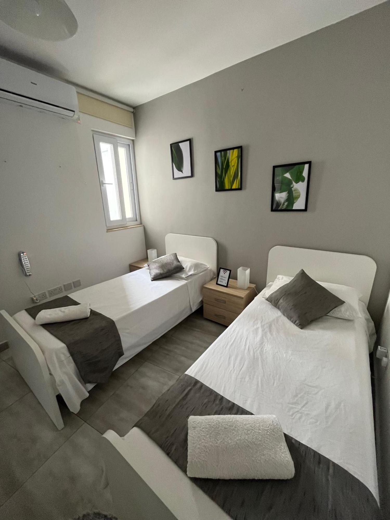 F3 Room 2, Private Room Two Single Beds Shared Bathroom Msida Exteriér fotografie
